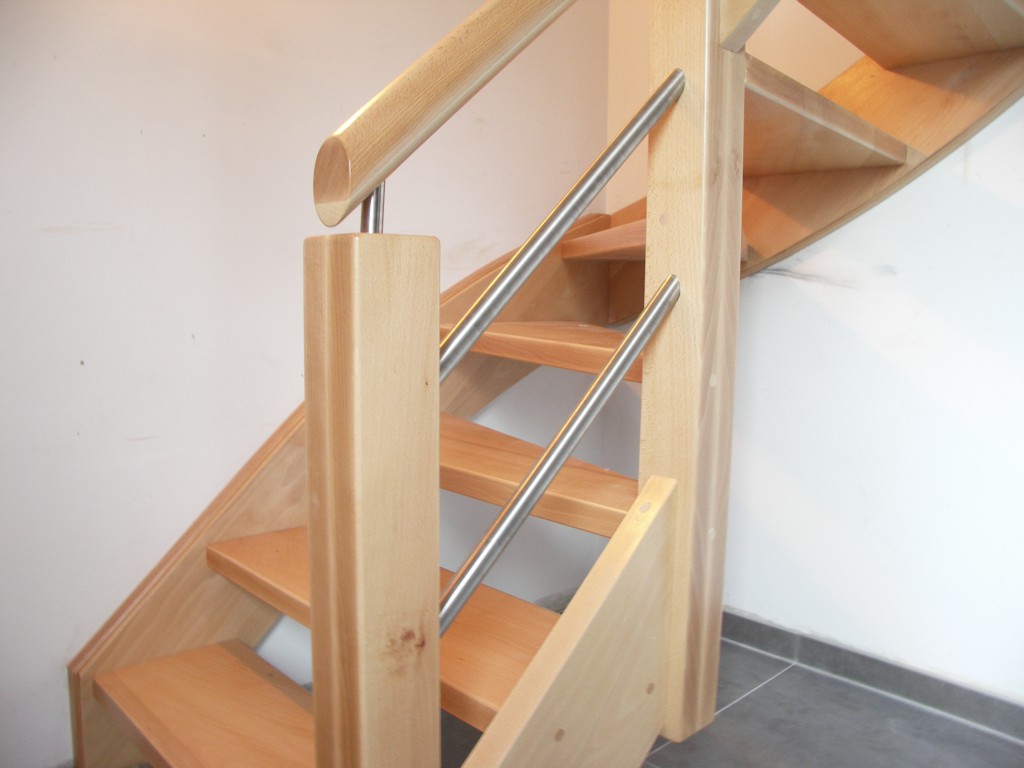 Open kwartdraaitrap met balustrade hout/inox